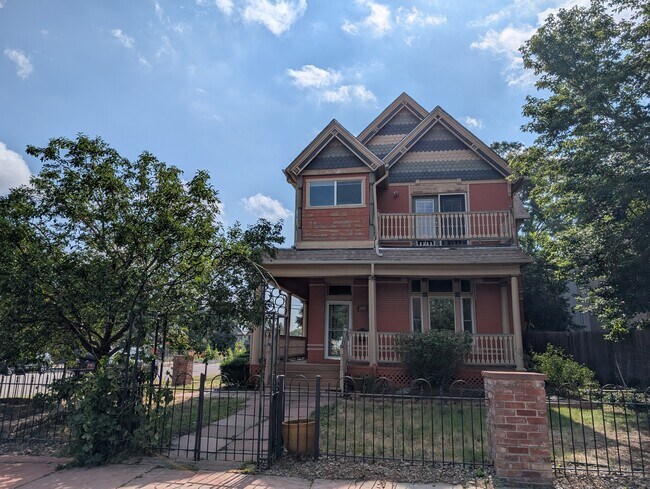 De Humboldt - 2860 Humboldt St