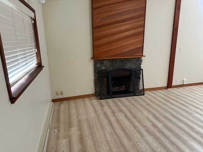 Foto del edificio - Available Now! 3 Bedroom ~ 1 Bathroom Hous...