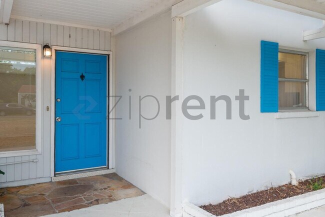 Building Photo - Unit