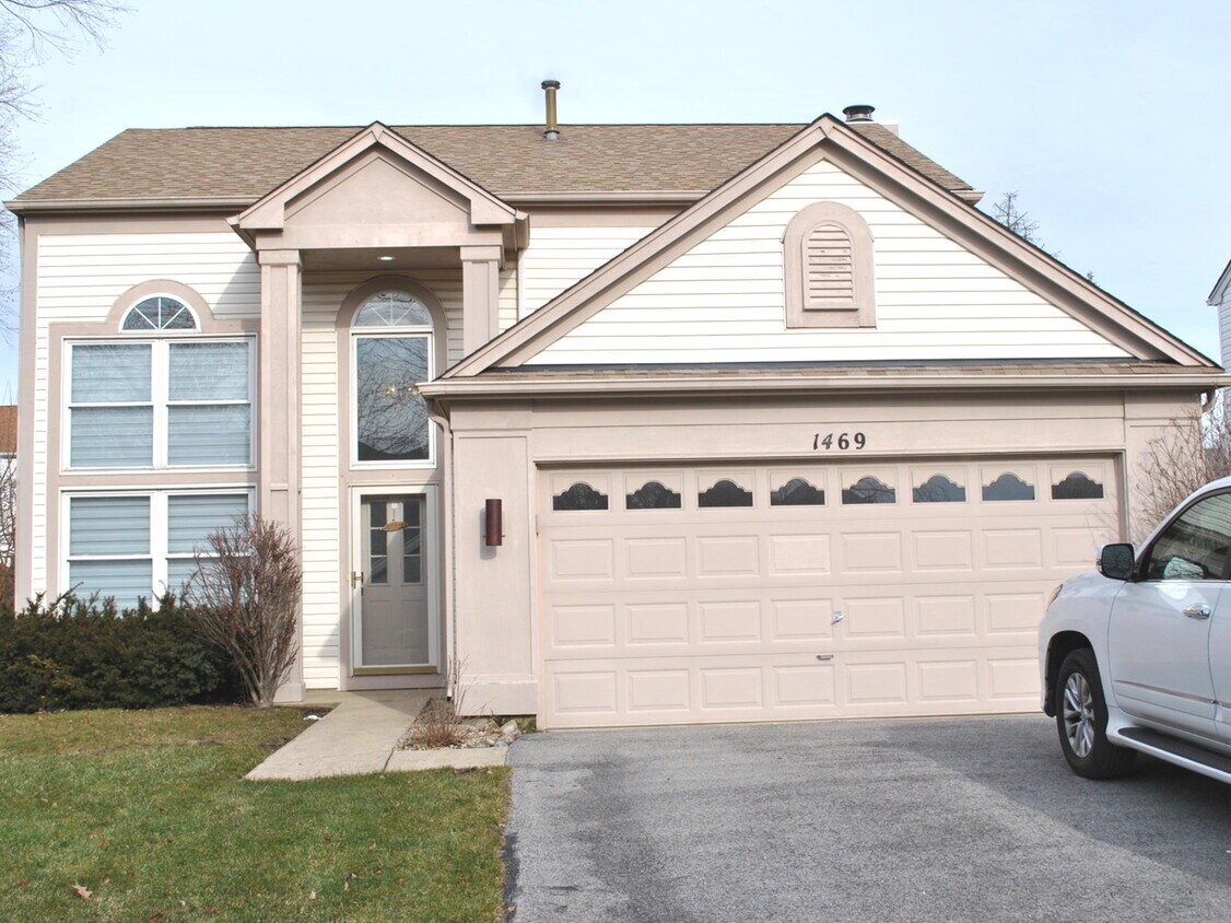 Primary Photo - 1469 Braymore Cir E