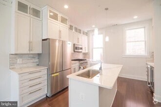 Building Photo - 1640 19th St NW