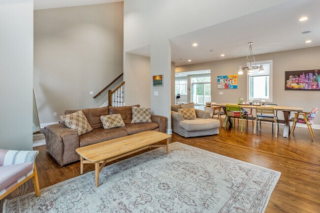 Building Photo - 274 Brookside Ave