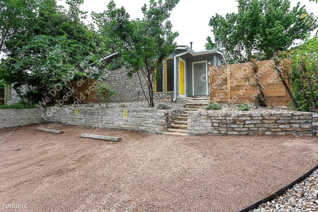 Primary Photo - 2 br, 1 bath Duplex - 1117 Mariposa Dr B B
