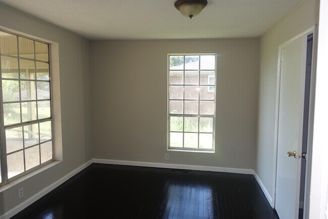 Foto del edificio - 1020 Salem St