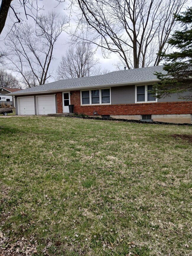 Foto del edificio - 7430 NW Locust Dr