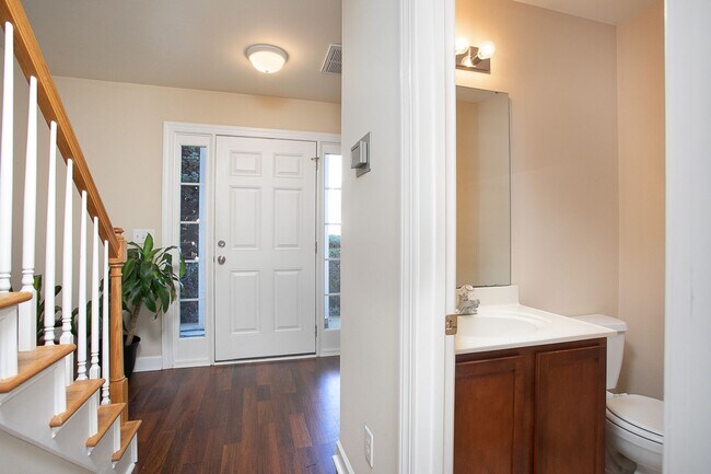 Building Photo - Available NOW! Beautiful 3 bedroom townhou...