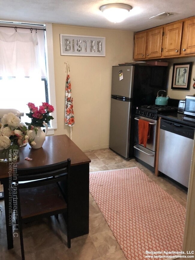 Building Photo - 238 Cambridge St