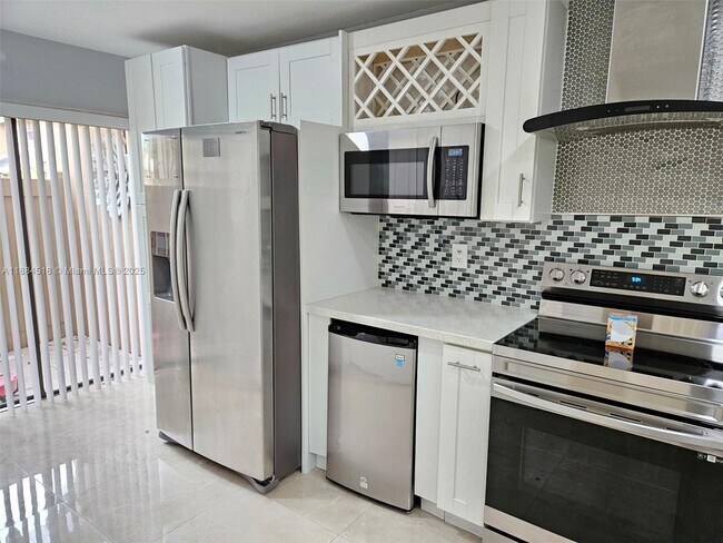 Foto del edificio - 2225 NW 45th Ave