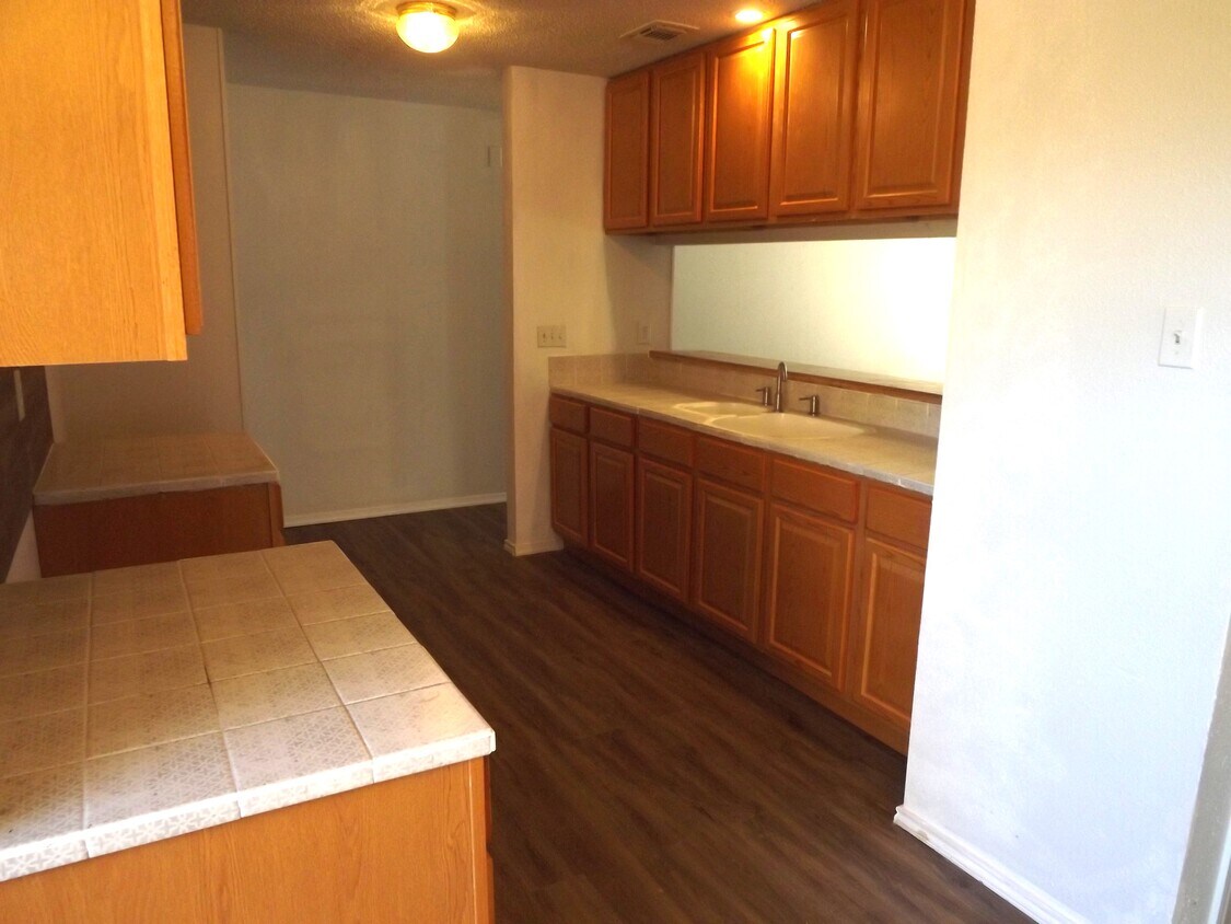 Foto del edificio - 9502 Woodland Hills