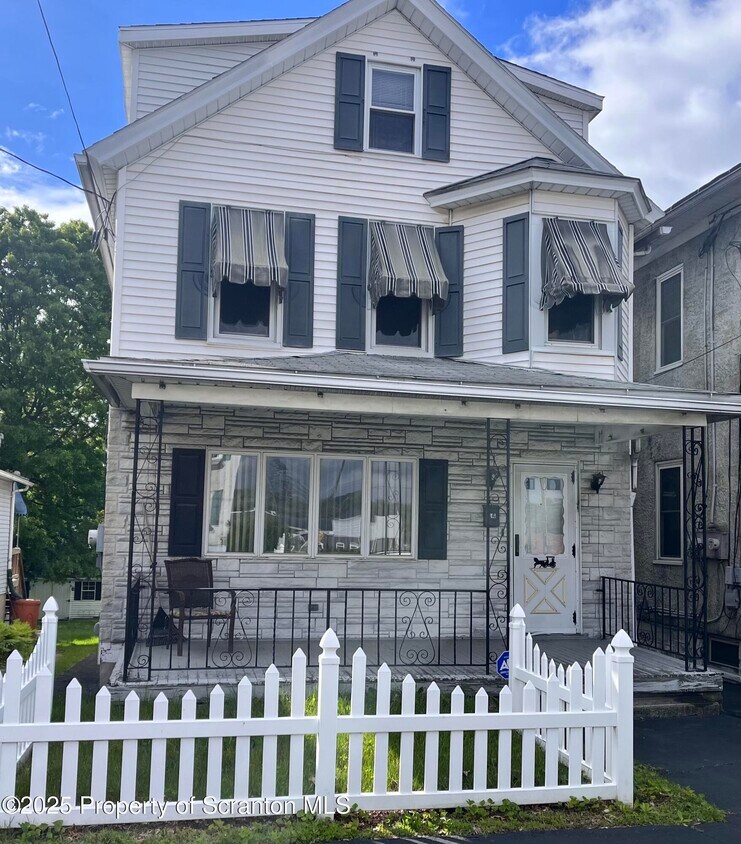 Primary Photo - 1345 Jefferson Ave