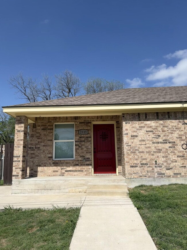 Building Photo - 2125 Burnett Ave