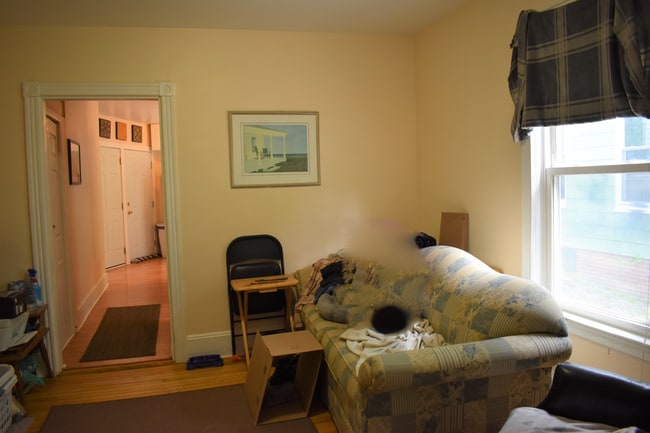 Living Room - 225 Valley St