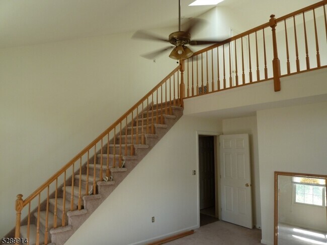Building Photo - 702 Bryant Dr