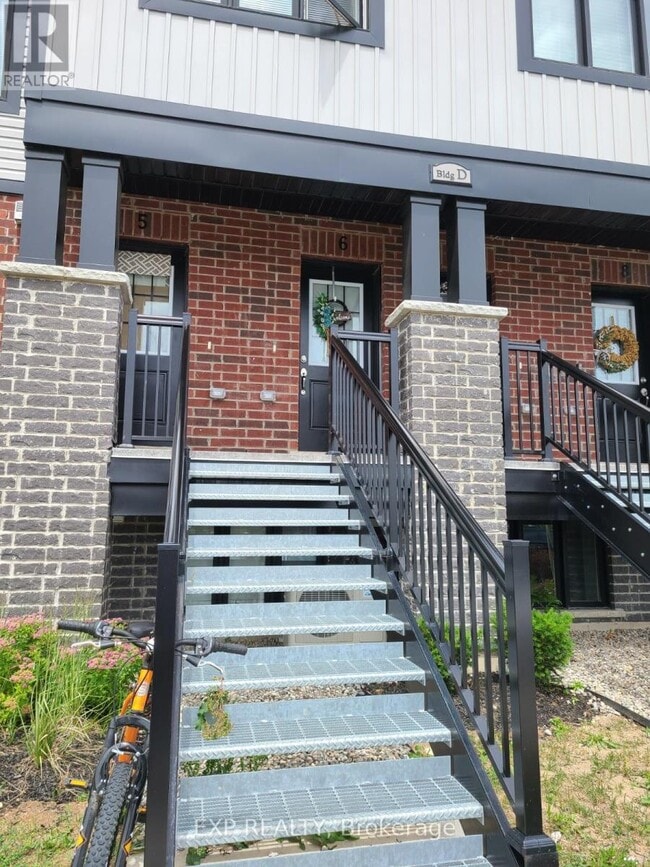 Building Photo - 160 Rochefort St.