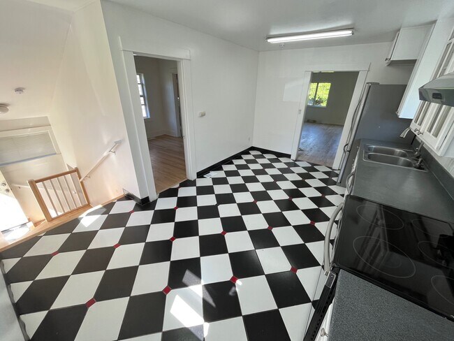 Foto del edificio - 8009 14th Ave NW