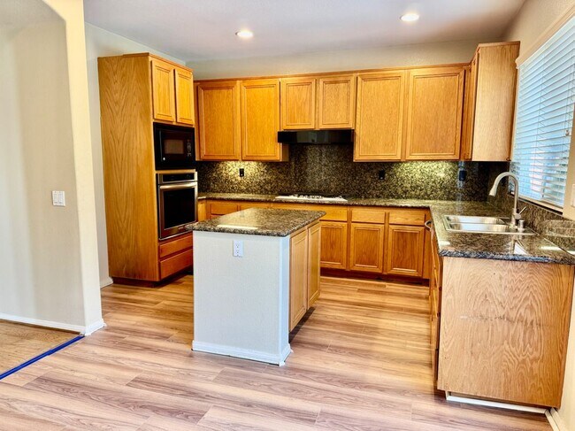 Foto del edificio - 3906 Rill Ct
