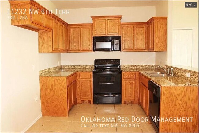 Building Photo - 11232 NW 6th Terrace