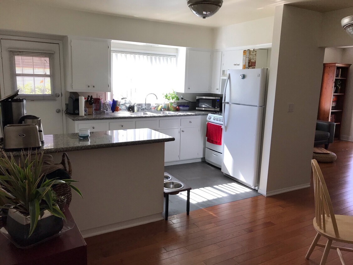 Kitchen - 1410 N Dominion Ave