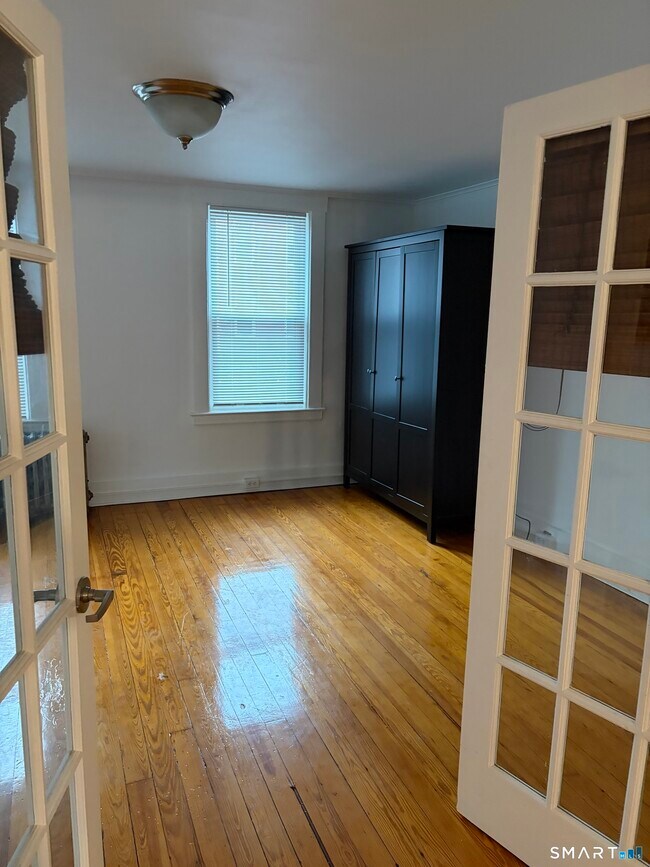 Building Photo - 973 State St