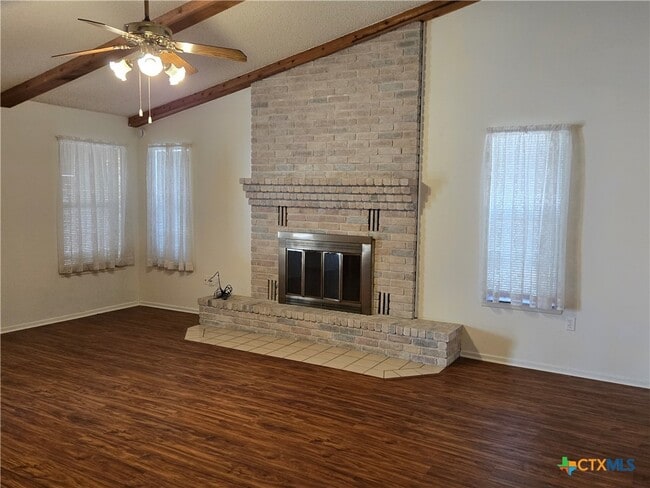 Foto del edificio - 248 Hilltop Dr