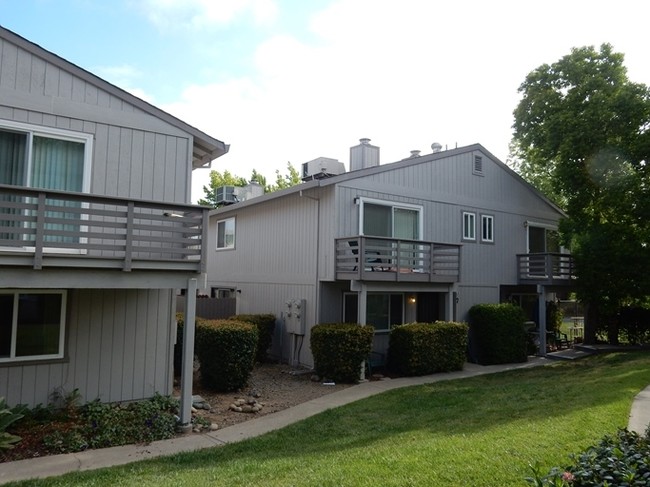 Building Photo - Orangevale Plaza Townhomes