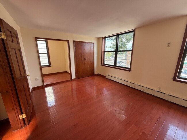 Building Photo - 811 Minnie Pl