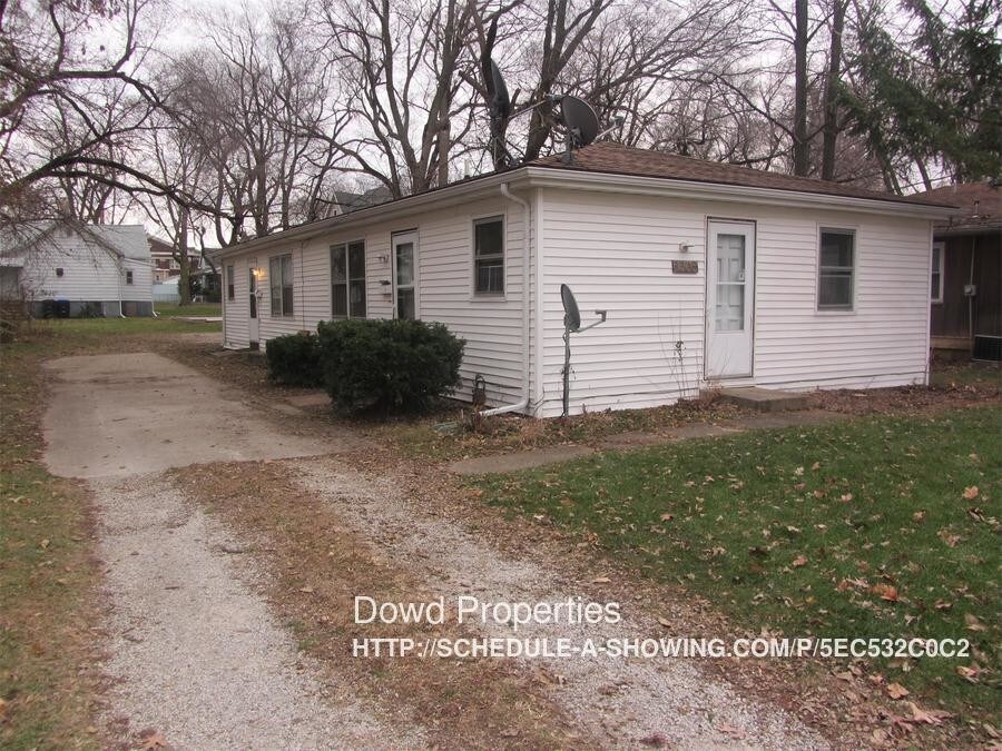 Primary Photo - 1303 N Oak St