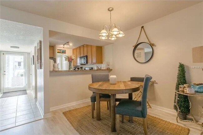 Foto del edificio - 2 Bedroom 1.5 Bath Urban Retreat Near the Heart of Downtown Orlando AVAILABLE JUNE 10TH!!!