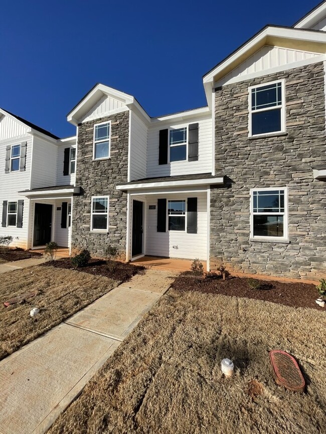 Building Photo - 2 Bedroom 2.5 Bathroom 2023 New Build!