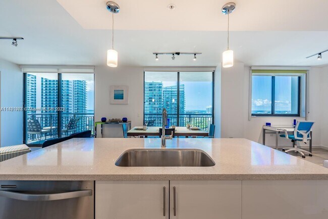 Foto del edificio - 999 SW 1st Ave