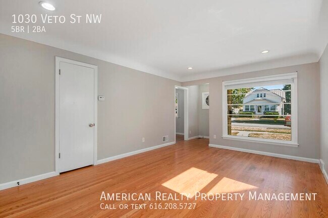 Foto del edificio - 1030 Veto St NW