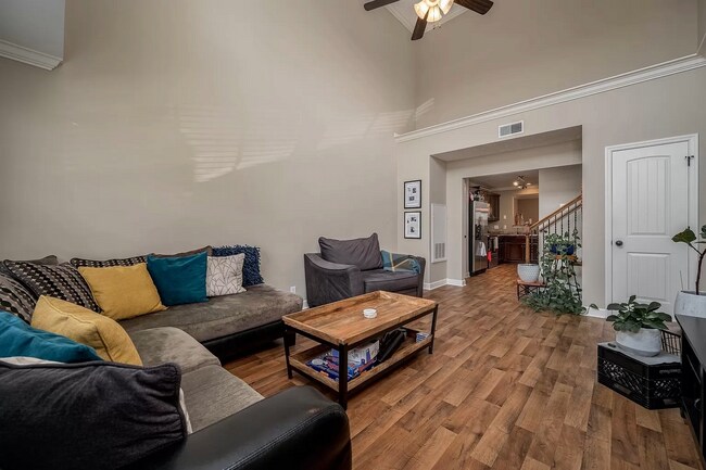 Foto del edificio - COMING SOON! Murfreesboro Townhouse- 4 Bed...