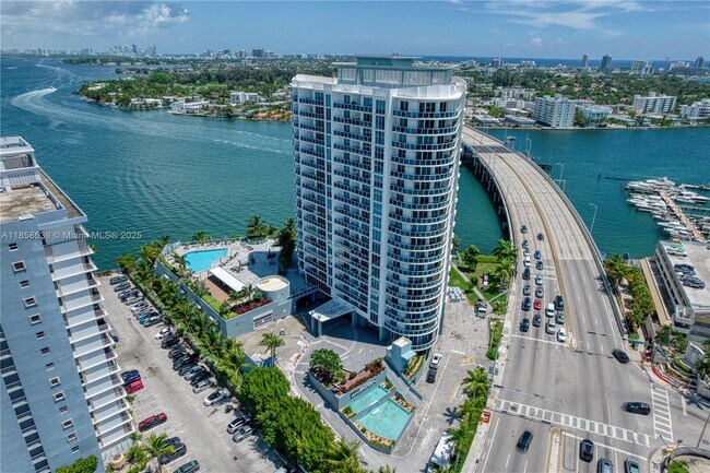 Foto del edificio - 1881 79th Street Causeway