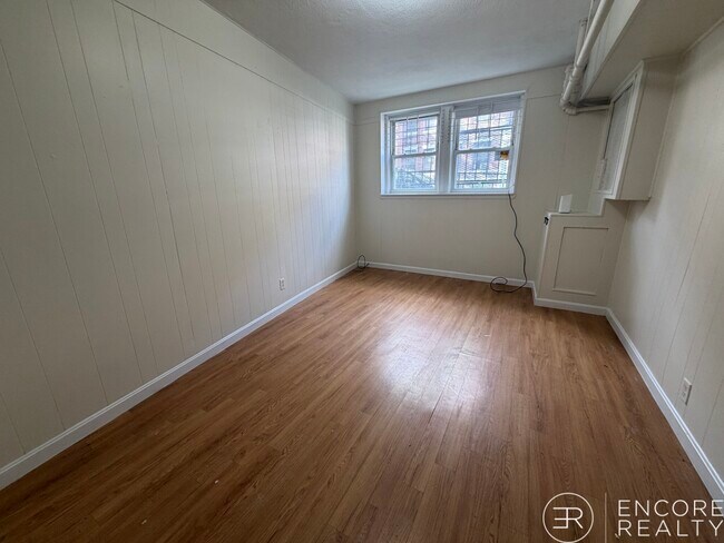 Building Photo - 119 Sutherland Rd