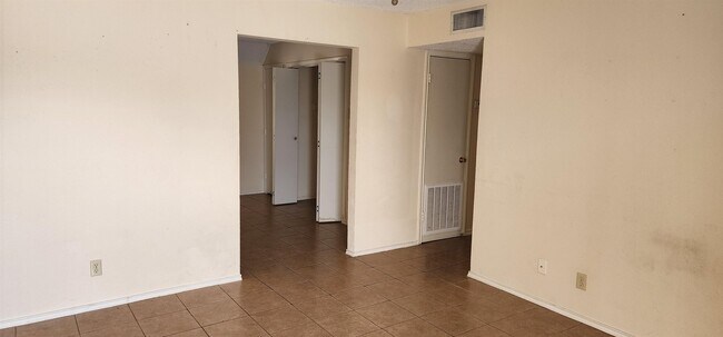 Building Photo - 3202 Chacota St