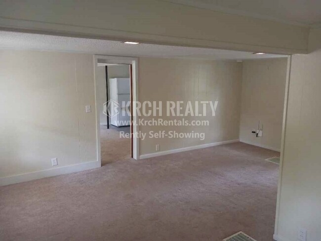 Building Photo - Beautiful 3 bedroom, 2 bathroom home!