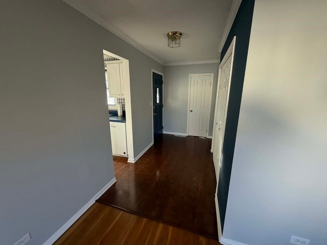 Foto del edificio - 1730 N Ridge Ave