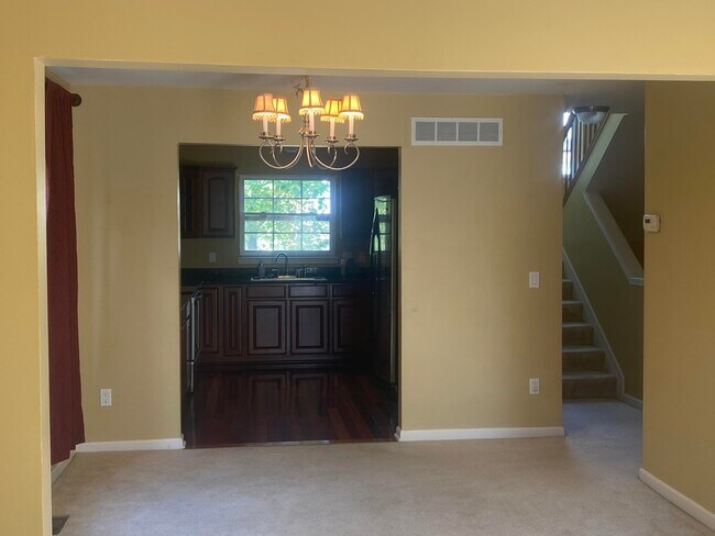 Foto del edificio - 6321 Brant Ln