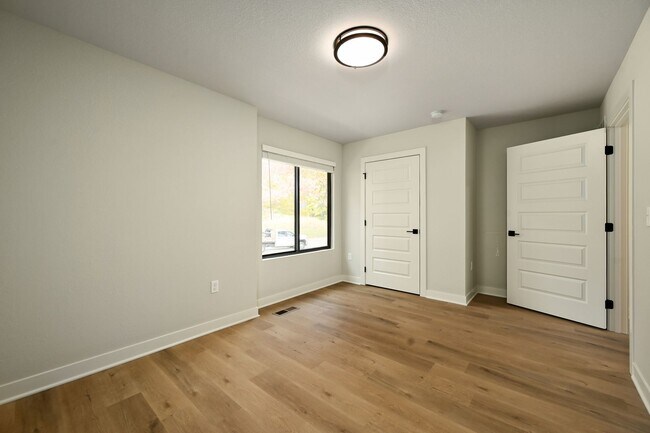 Foto del edificio - Brand New 2-Bedroom Townhome