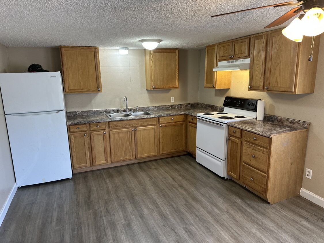 Foto principal - 224 C St