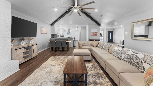 Building Photo - 6314 Senators Dr