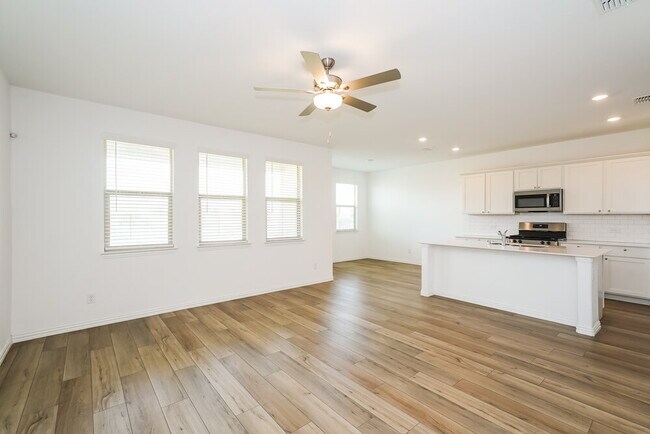 Building Photo - 920 Rusty Spur Ln