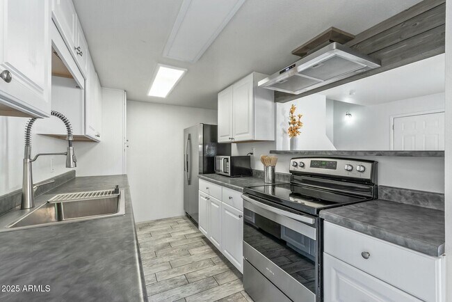 Foto del edificio - 1209 E Townley Ave