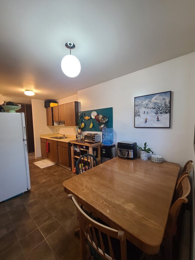 Photo du bâtiment - 81 1 Ave SW