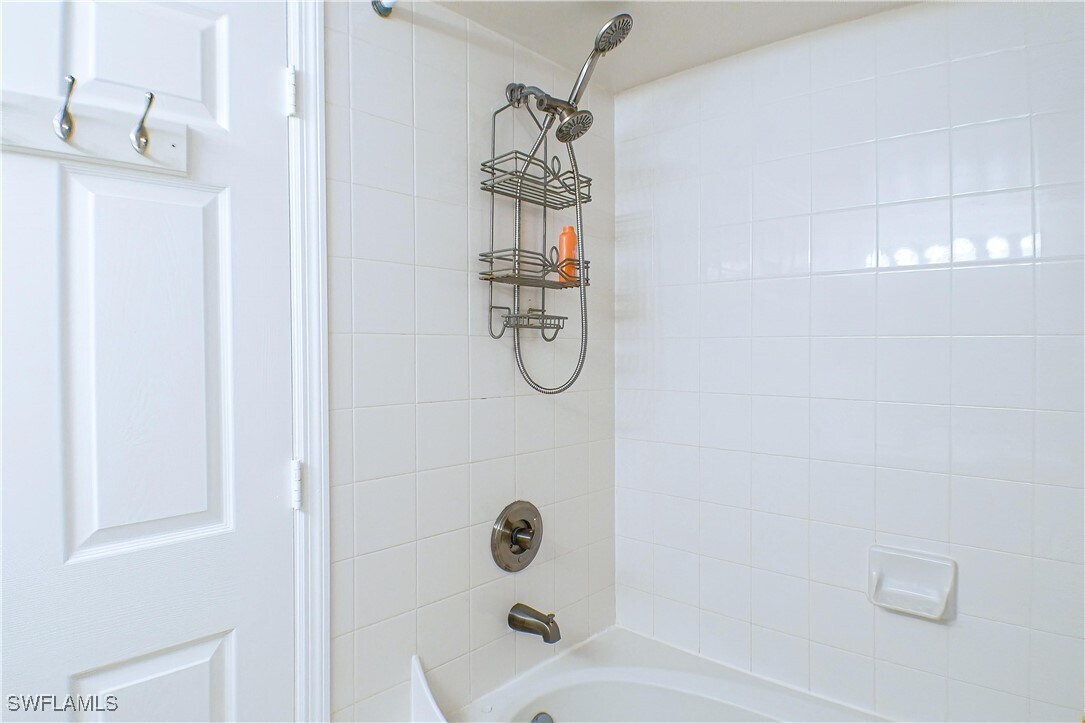 Foto del edificio - 8861 Colonnades Ct W