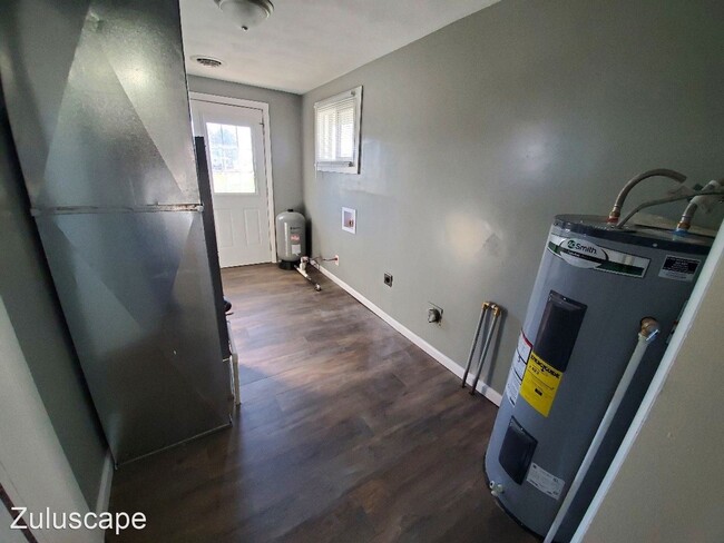 Foto del edificio - 3 br, 1 bath House - 8491 N. State Road 9