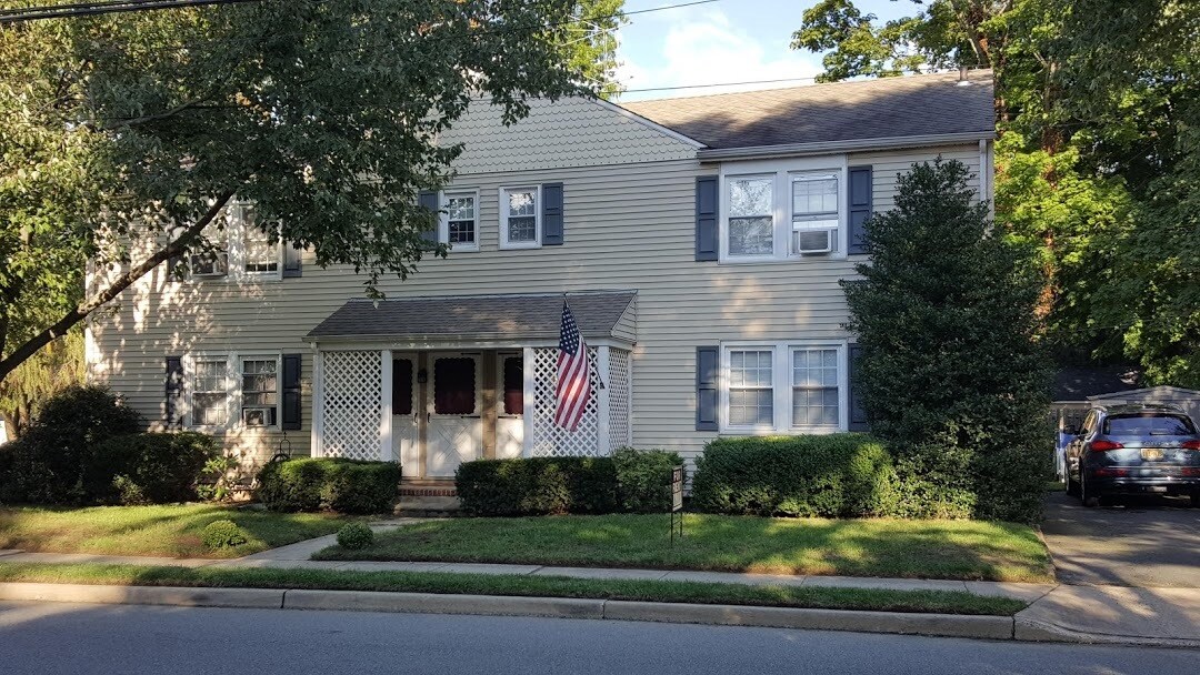 1 BR Apt. 59 Spring St Red Bank - 59 Spring St