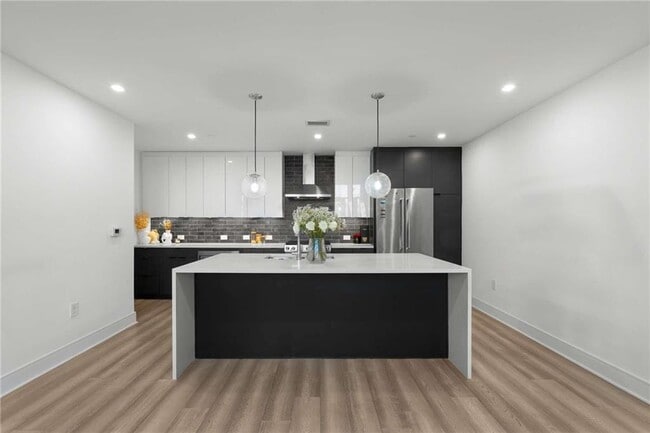 Foto del edificio - 788 West Marietta St NW