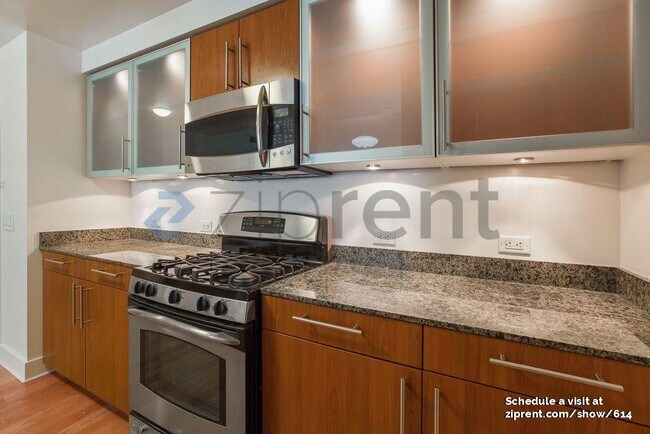 Building Photo - Unit 302