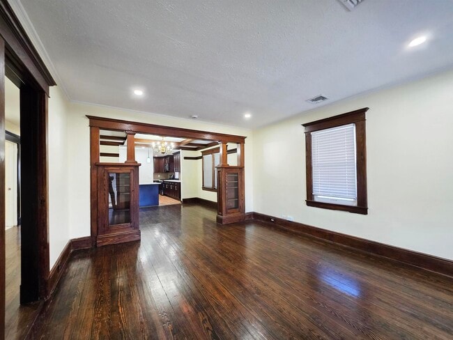 Building Photo - 18 Bergen Ave